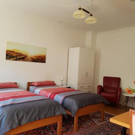 Ferienwohnung Im Zentrum Hannover City, Ruhig, Hbf- Naehe, Freie Oeffentliche Parkplaetze Exterior photo